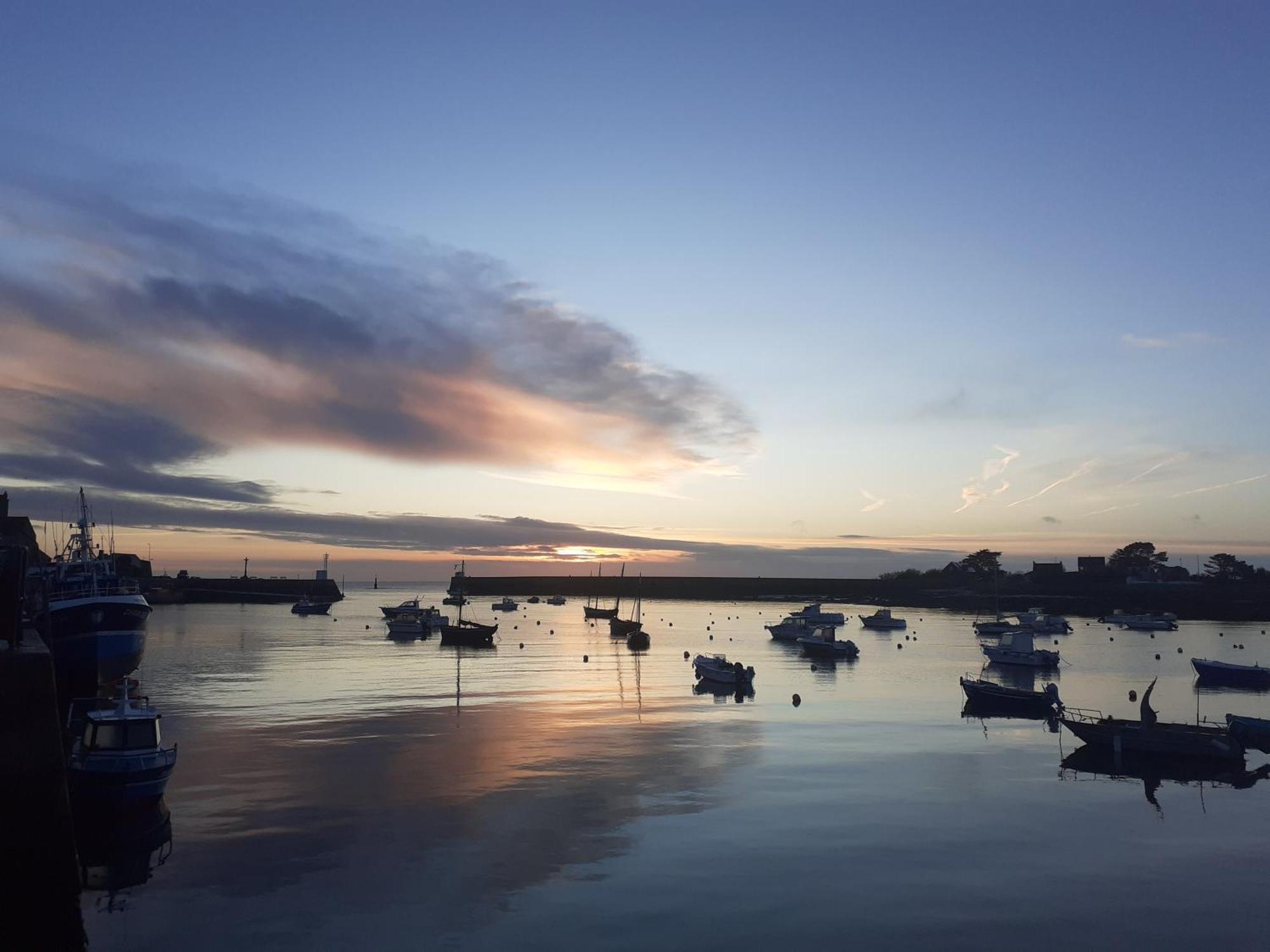 Le Mora Hotes Barfleur Exterior photo