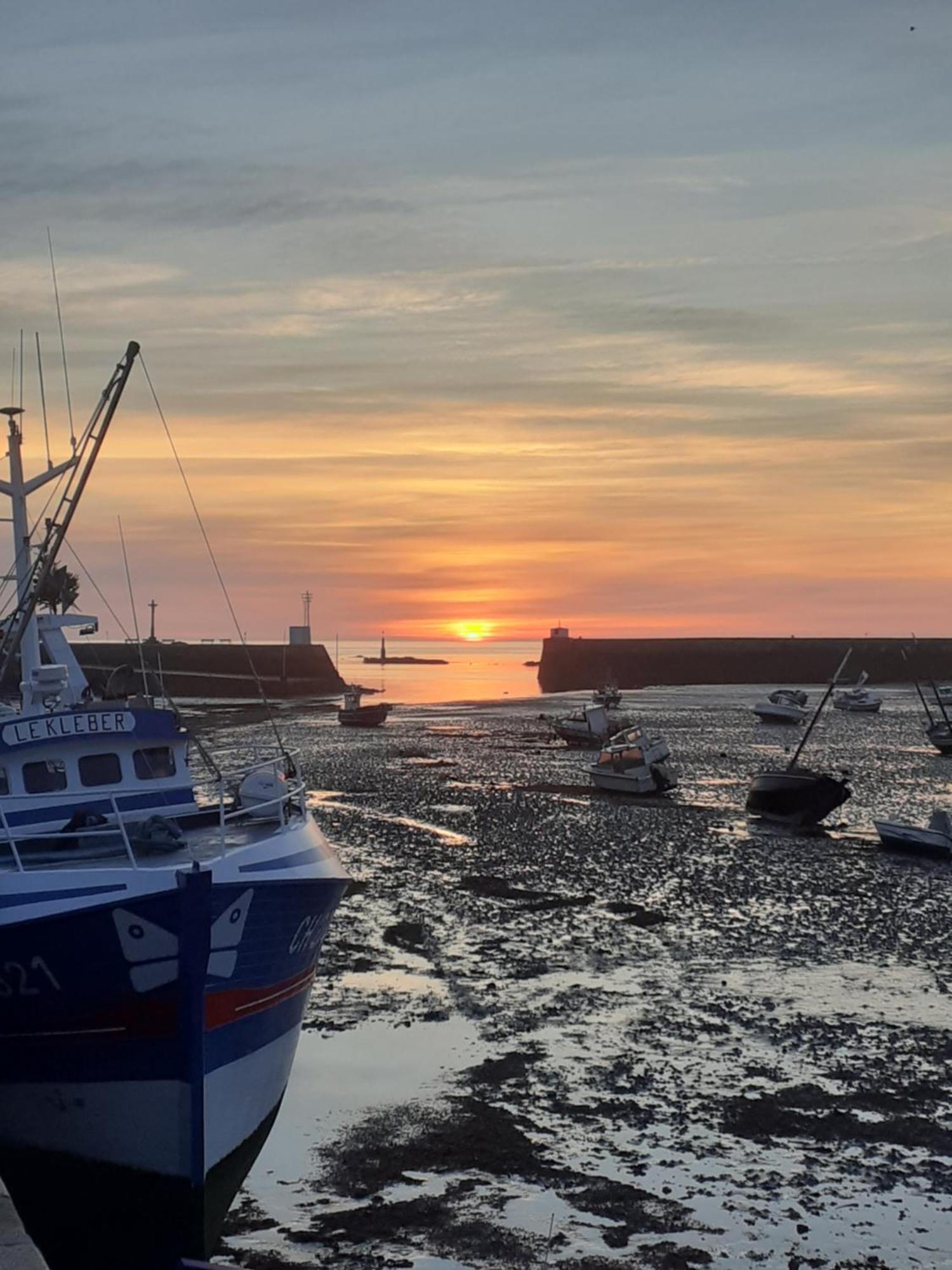 Le Mora Hotes Barfleur Exterior photo